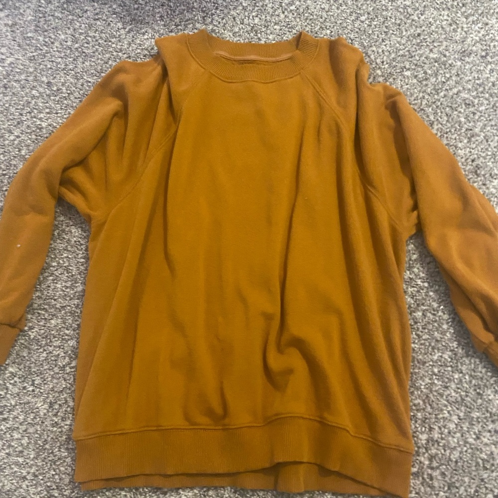 American Eagle Outfitters Women's Tan Crewneck Sweater